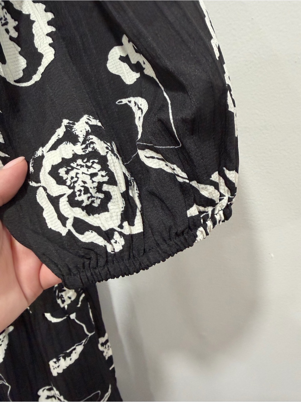 Polagram Black & Ivory Floral Smocked Midi Dress Size Large - Picture 5 of 10
